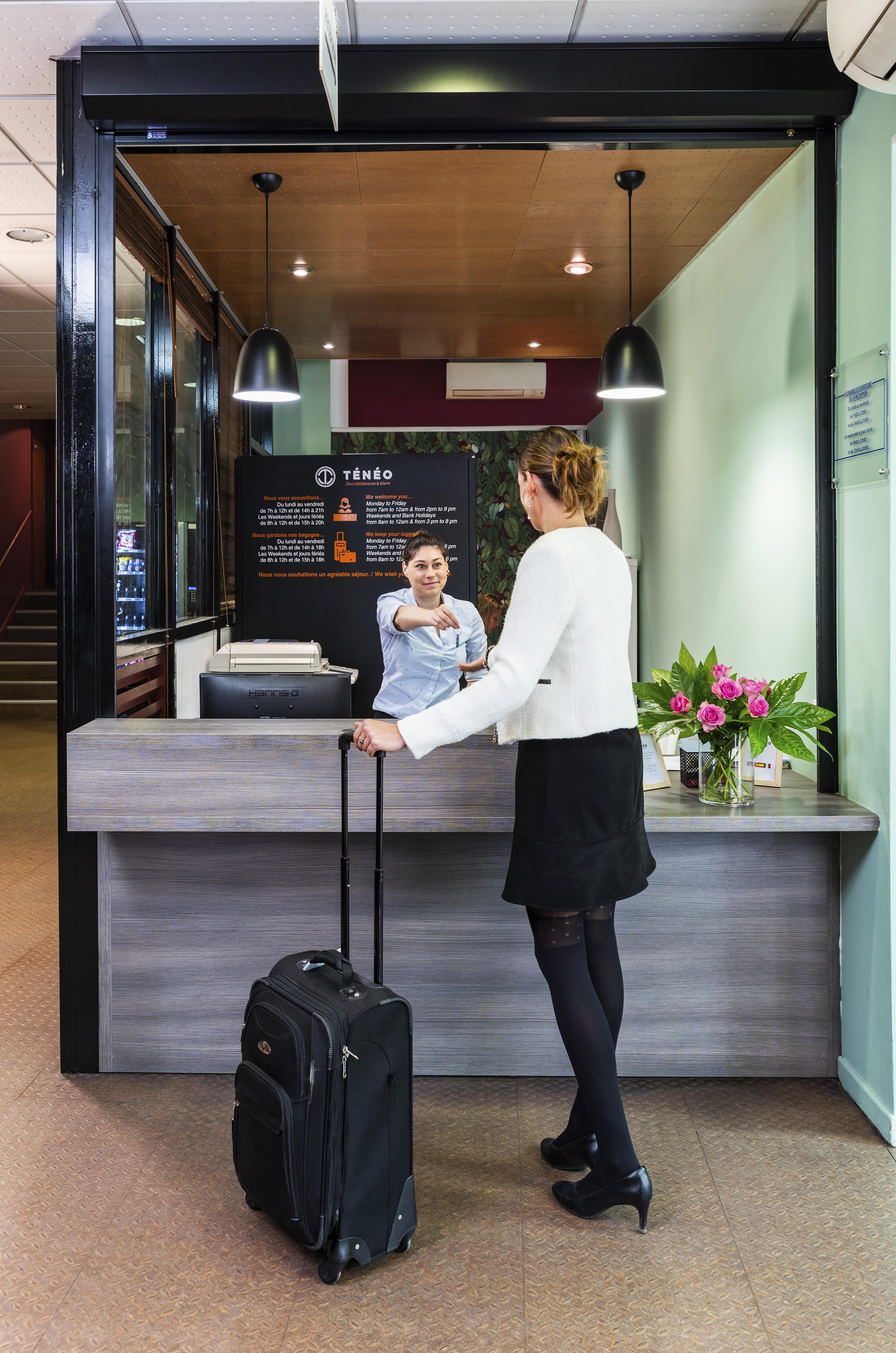 Teneo Apparthotel Bordeaux - Gare Saint Jean Exterior photo